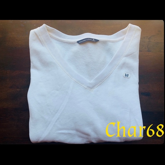 Abercrombie and Fitch Cropped Sweater - Picture 2 of 6